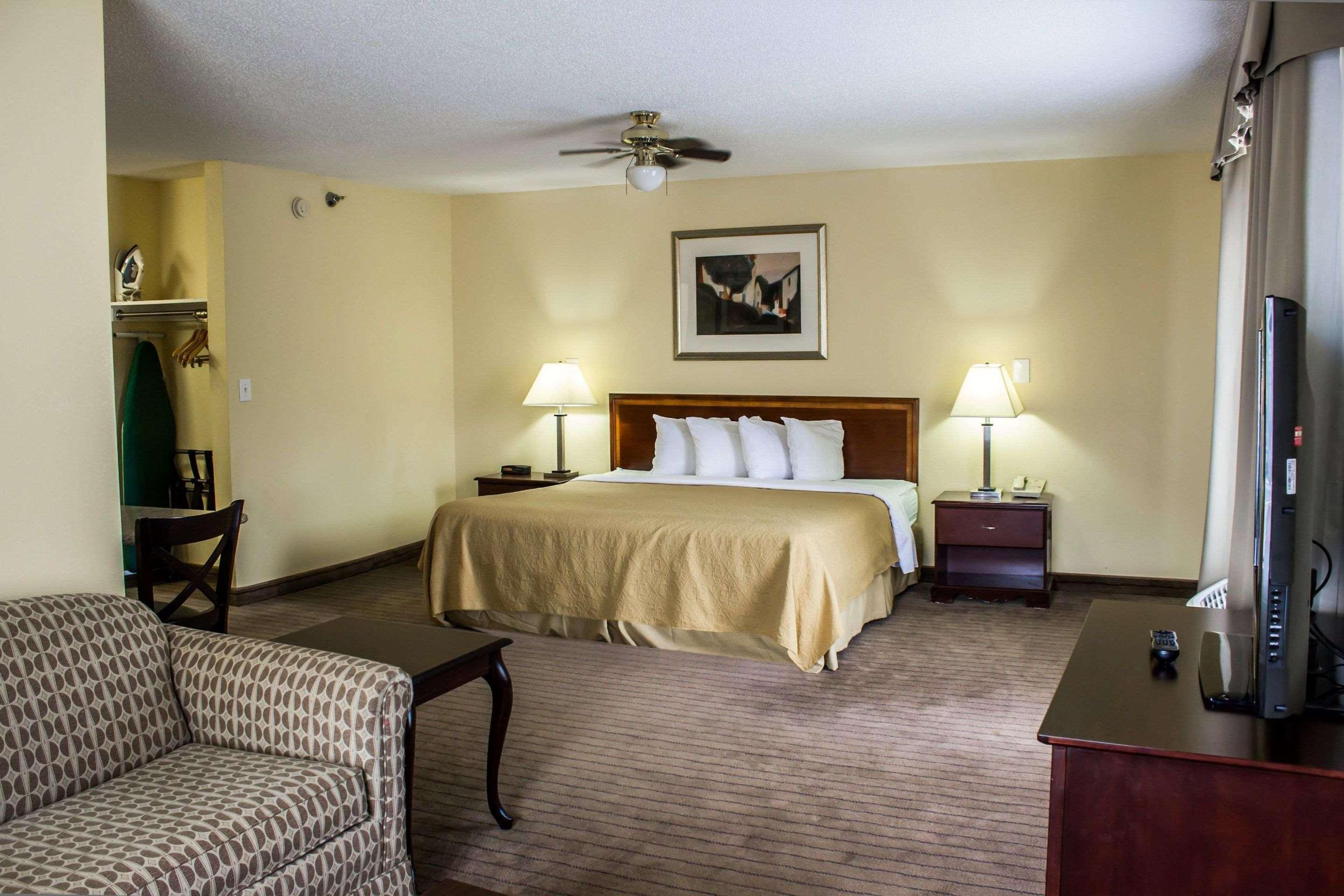 Quality Varina East Inn 2*